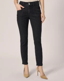 Basic Jeans mit Nylah Stickerei