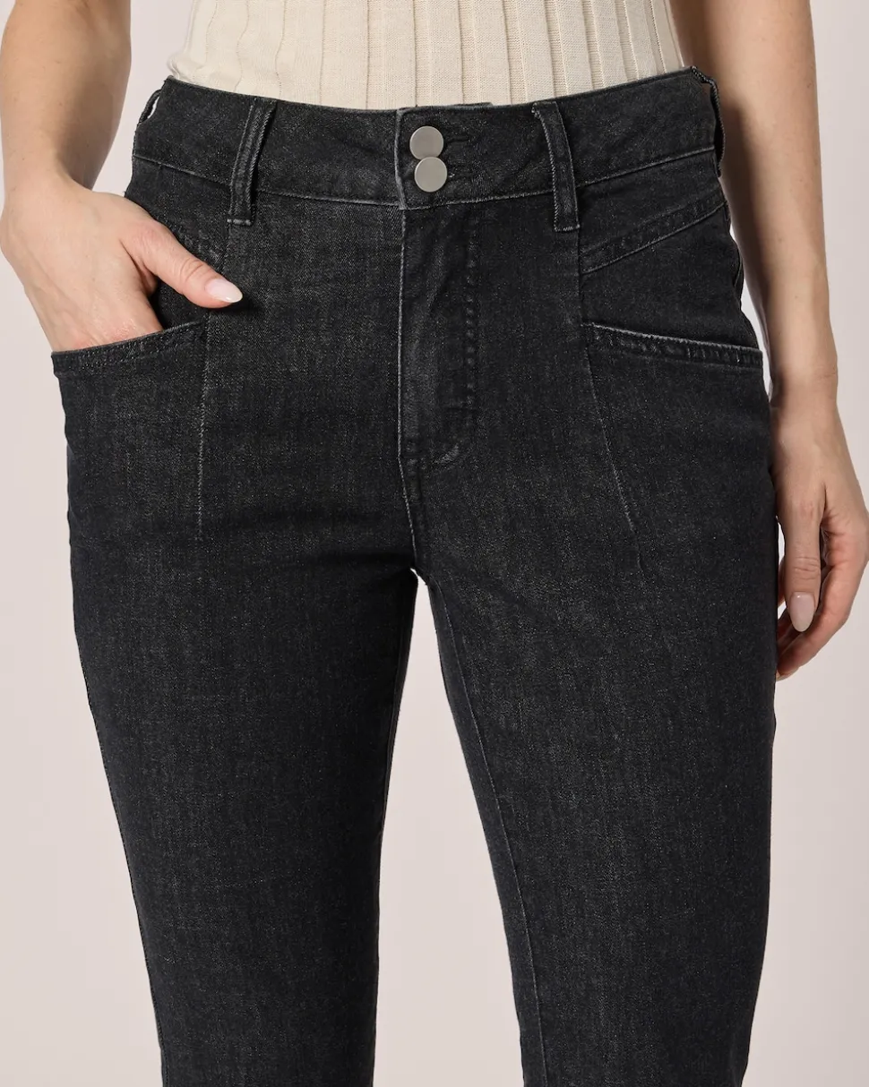 Basic Jeans mit Nylah Stickerei