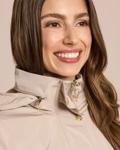 Übergangsjacke mit verstaubarer Kapuze
