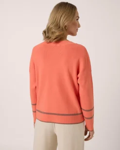 Boxy Strickpullover mit Zierknöpfen