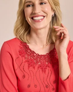 Glow Pullover Blumenstickerei Ausschnitt