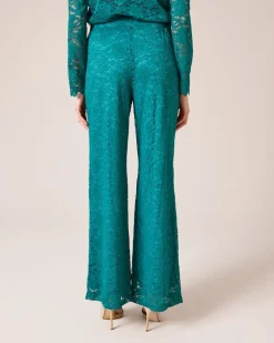 Hose mit Spitze