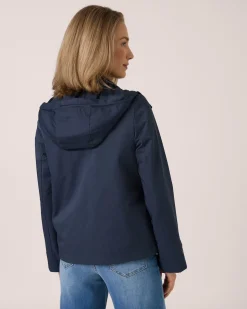 Jacke mit abnehmbarer Kapuze