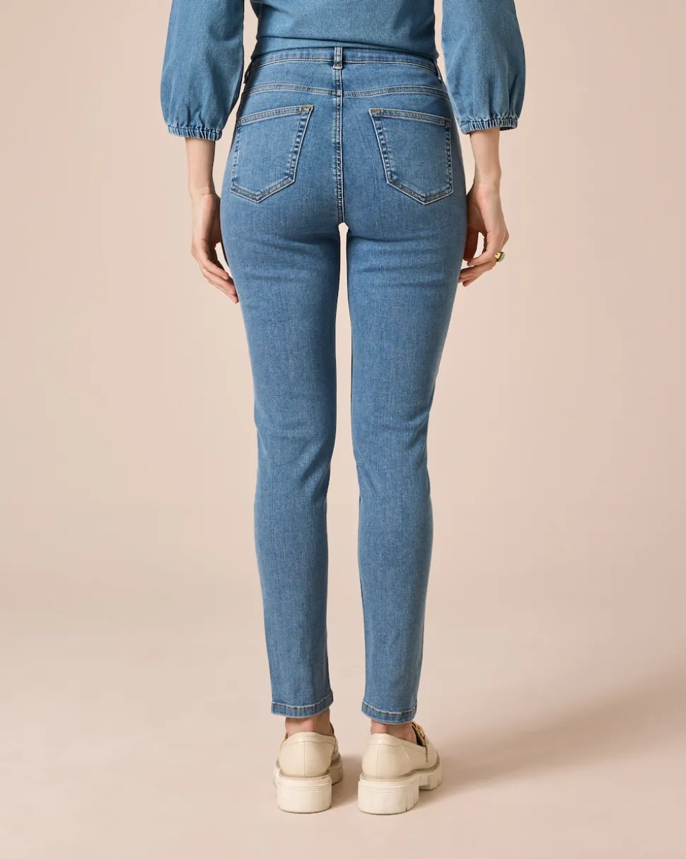 Jeans mit Naht-Details