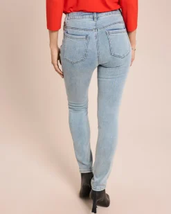 Jeans mit Strasssteinchenbesatz