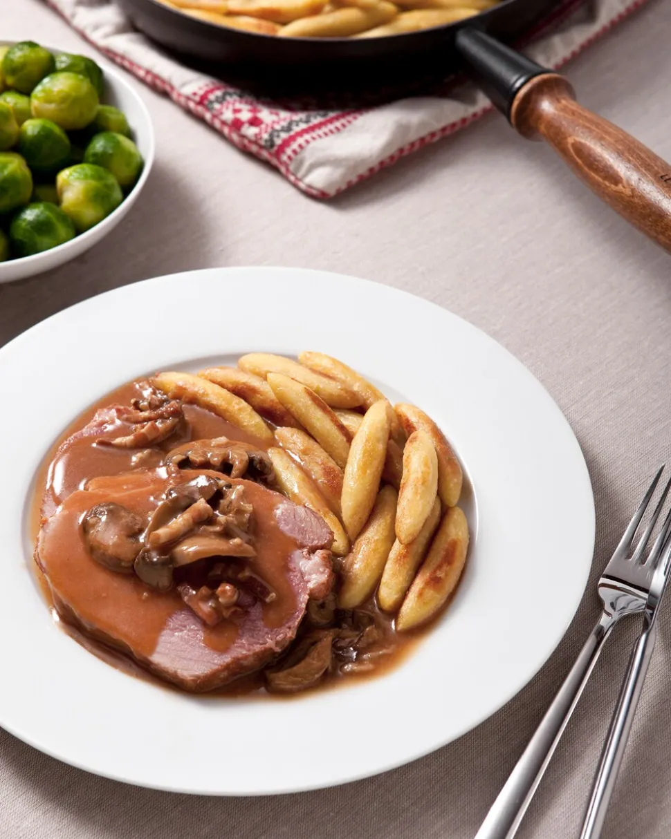 Jägerbraten in Champignonsoße