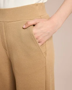 Marlenehose aus Strukturstoff