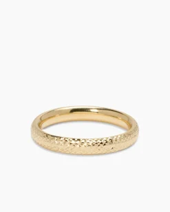 Ring im diamantierten Design