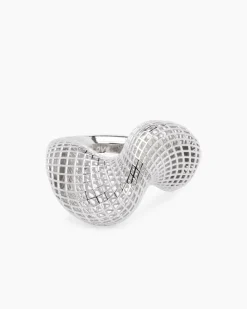 Ring im modischen Design