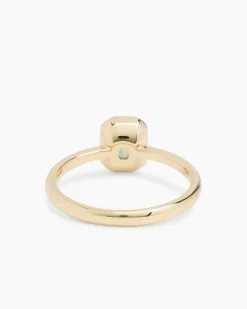 Ring mit Saphir