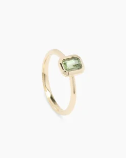 Ring mit Saphir
