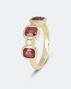 Ring mit Spinell und Brillant