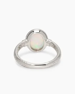 Ring mit äthiopischem Kristallopal