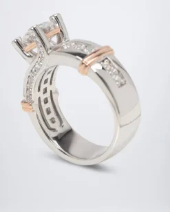 Ring mit Zirkonia