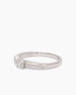 Ring mit Zirkonia