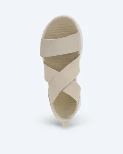 Sandale mit Elastikbändern