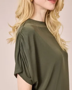 Shirt mit geraffter Schulterpartie