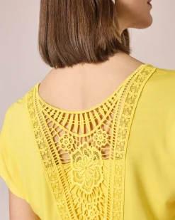 Shirt mit Rückenausschnitt