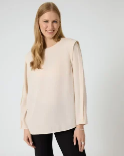 Shirt mit Schulterbetonung