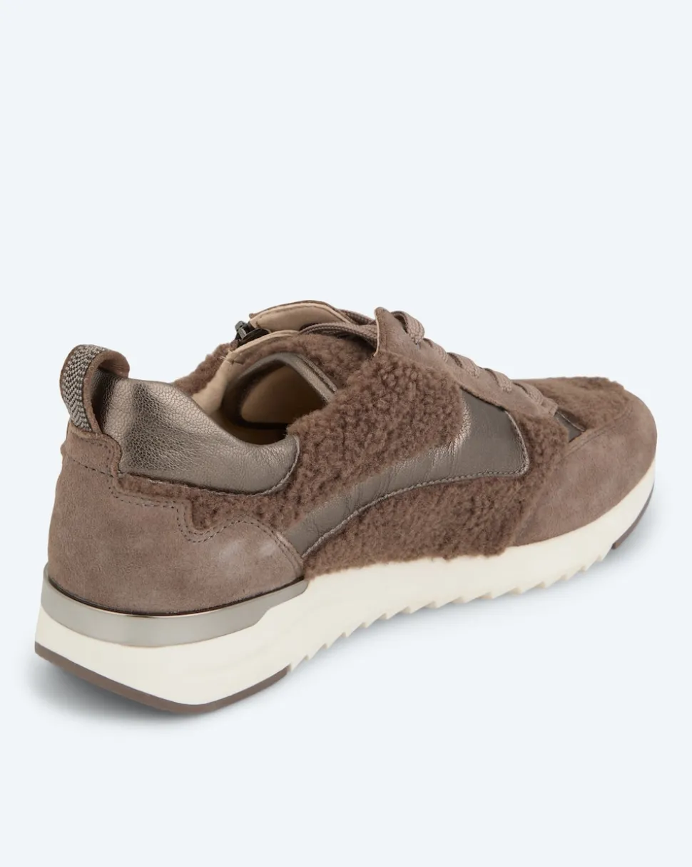 Sneaker