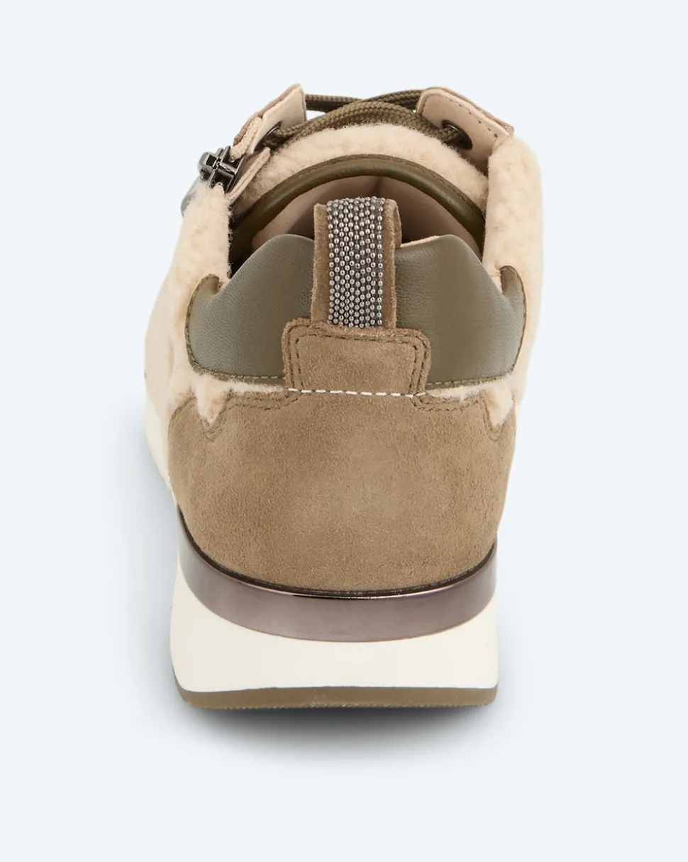 Sneaker