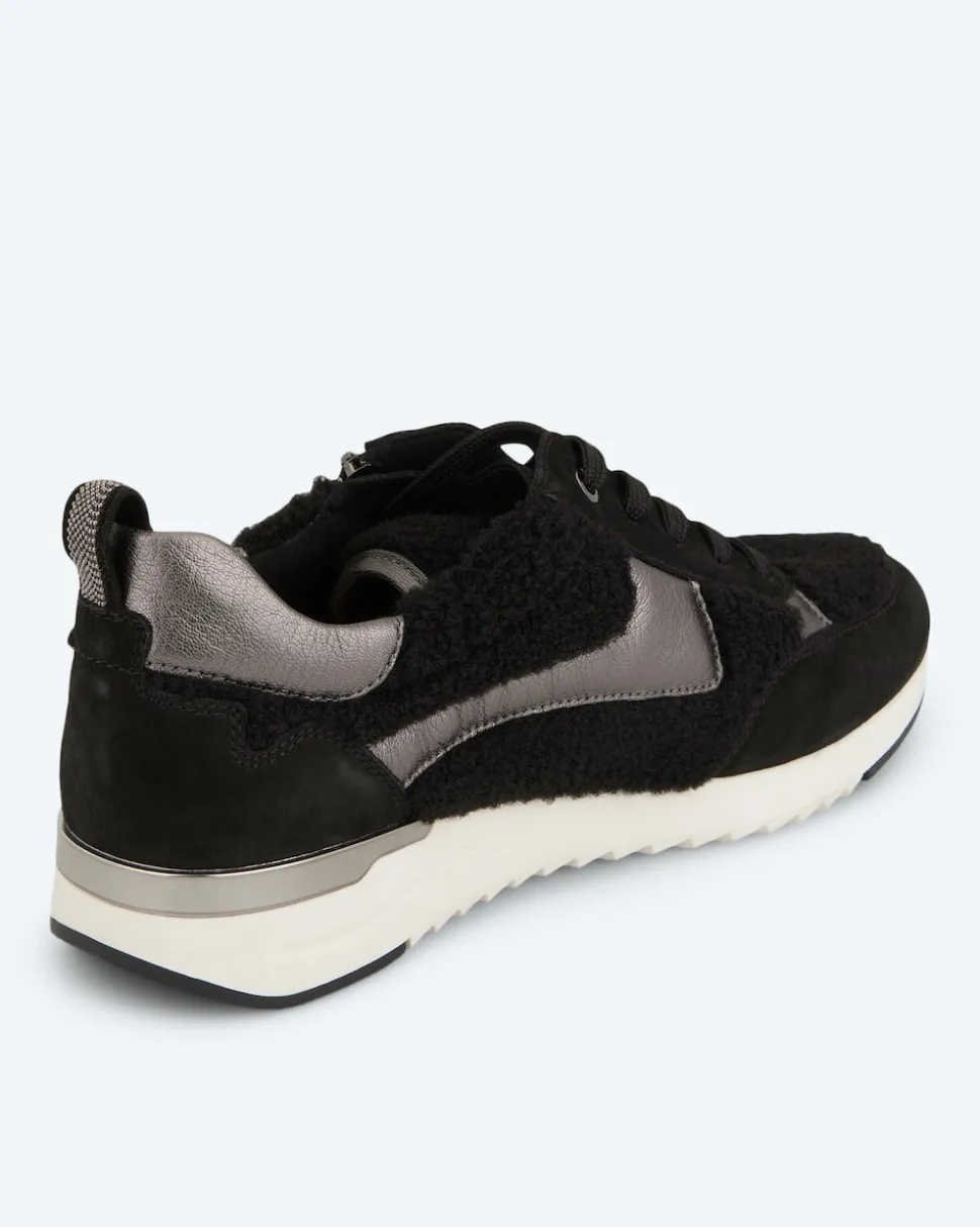 Sneaker