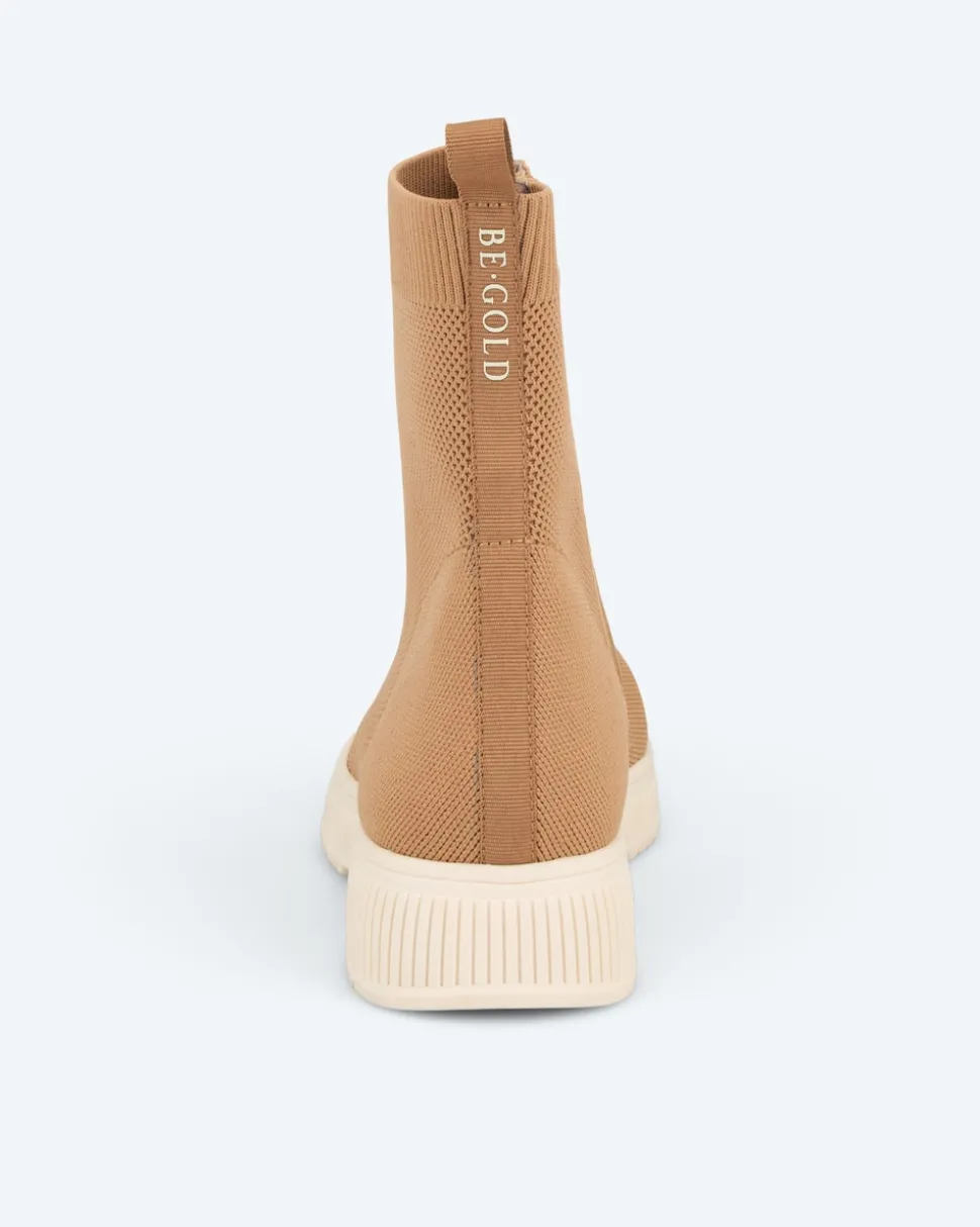 Stiefelette aus Strick