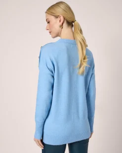 Strickpullover mit Zierknöpfen